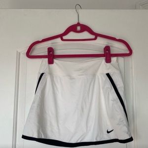 Nike dri-fit skirt/skort white size small